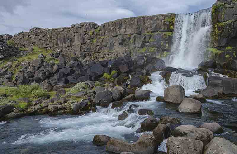 Islandia 054 - parque nacional de Pingvellir - catarata de Oxararfoss.jpg